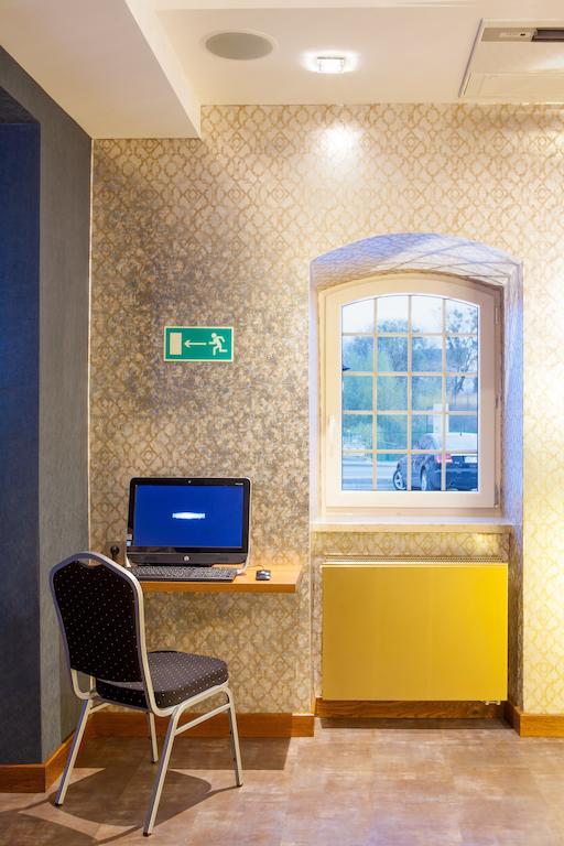 Hotel Miodowy Mlyn Опатов Екстериор снимка